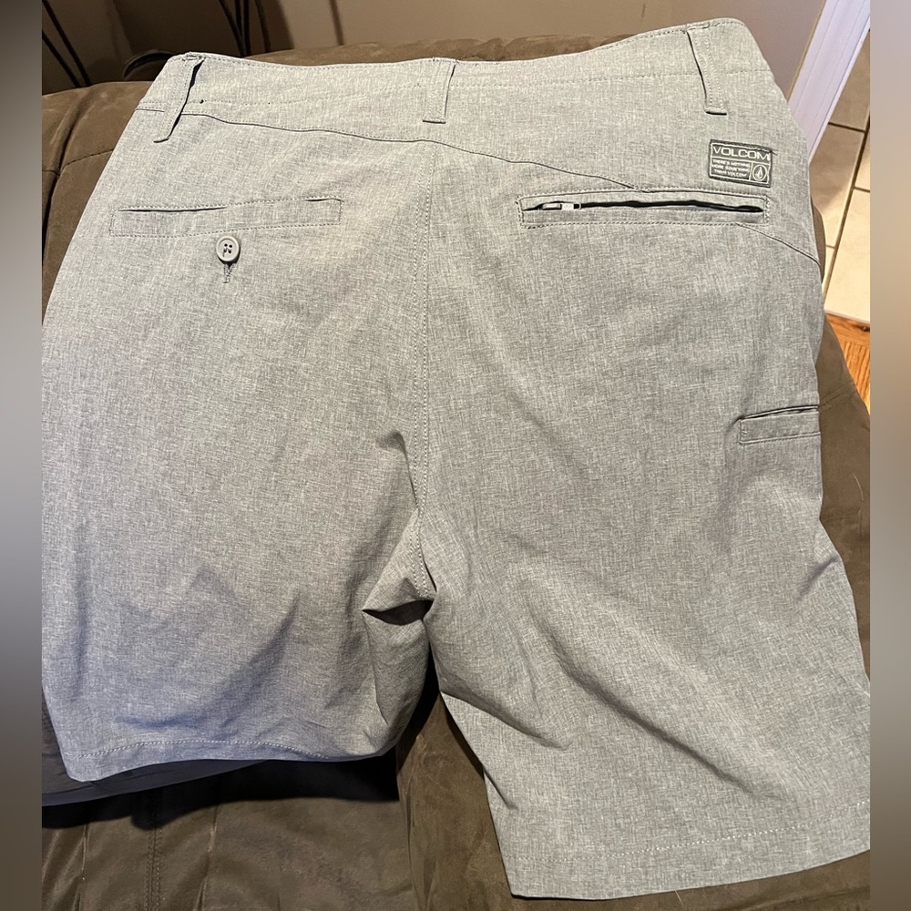 Volcom grey flat front shorts. Men’s size 30.